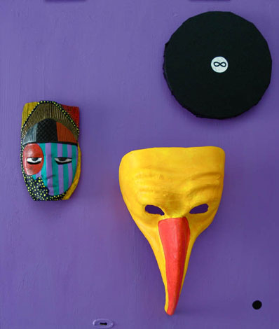 Mask, nokaga mask ja ring / A mask, a mask with a beak and a circle