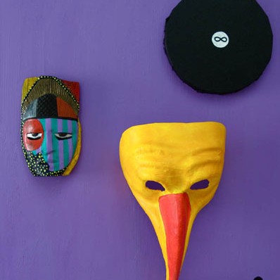 Mask, nokaga mask ja ring / A mask, a mask with a beak and a circle